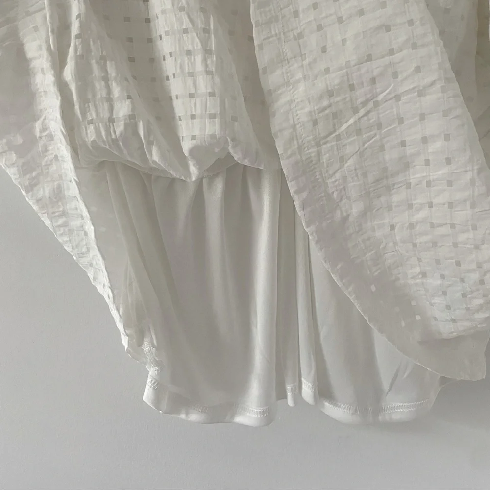 NWT &Merci- A ivory textured gingham puff sleeve Top medium size - Picture 5 of 6